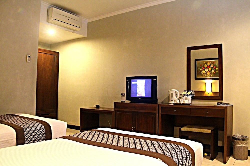 Cakra Kembang Hotel Kejayan Экстерьер фото