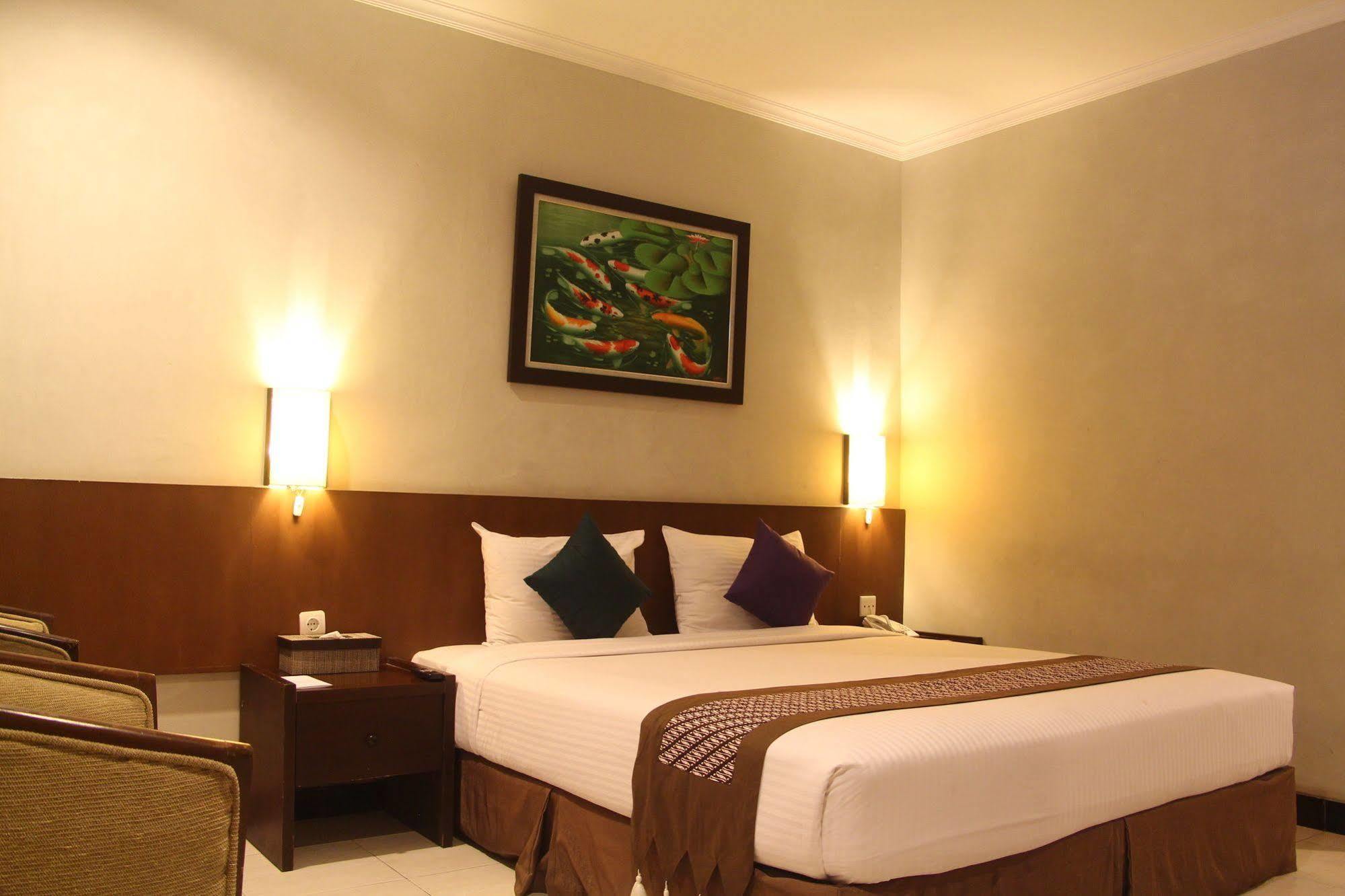 Cakra Kembang Hotel Kejayan Экстерьер фото
